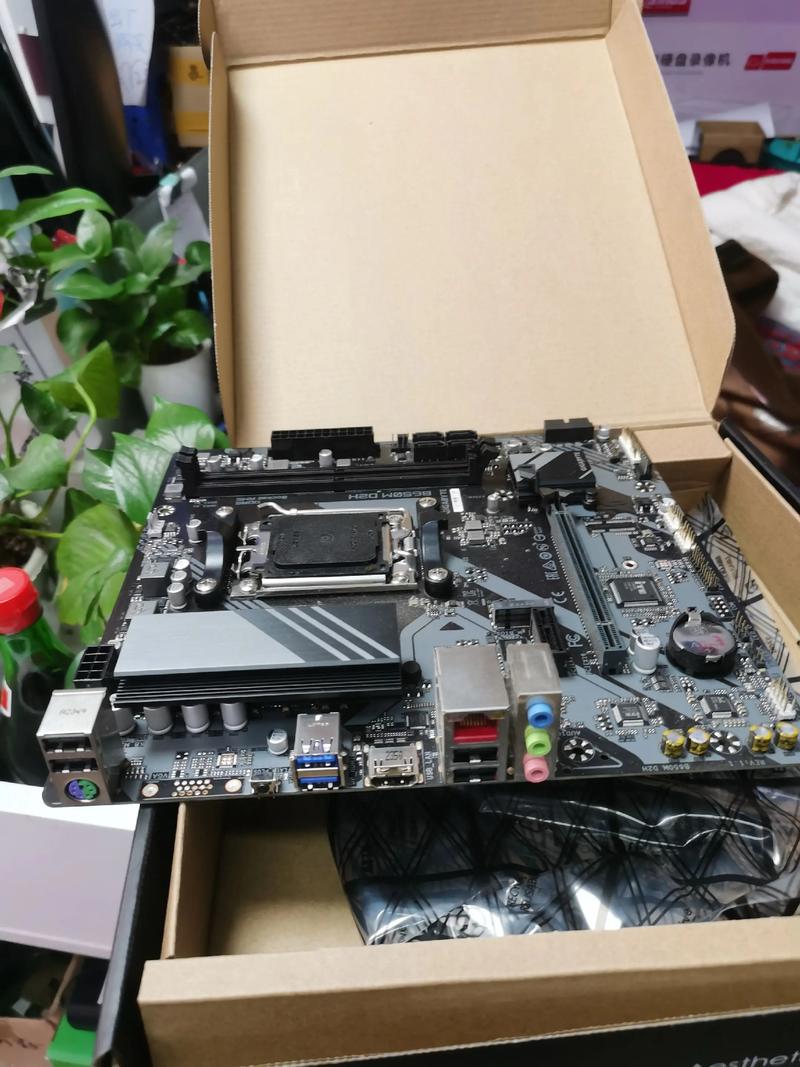 技嘉B650新主板到货 24年出厂，享两年无忧售后